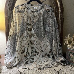 Sweet Magnolia,Granny  Core Size Medium , Colors White , Black Brown